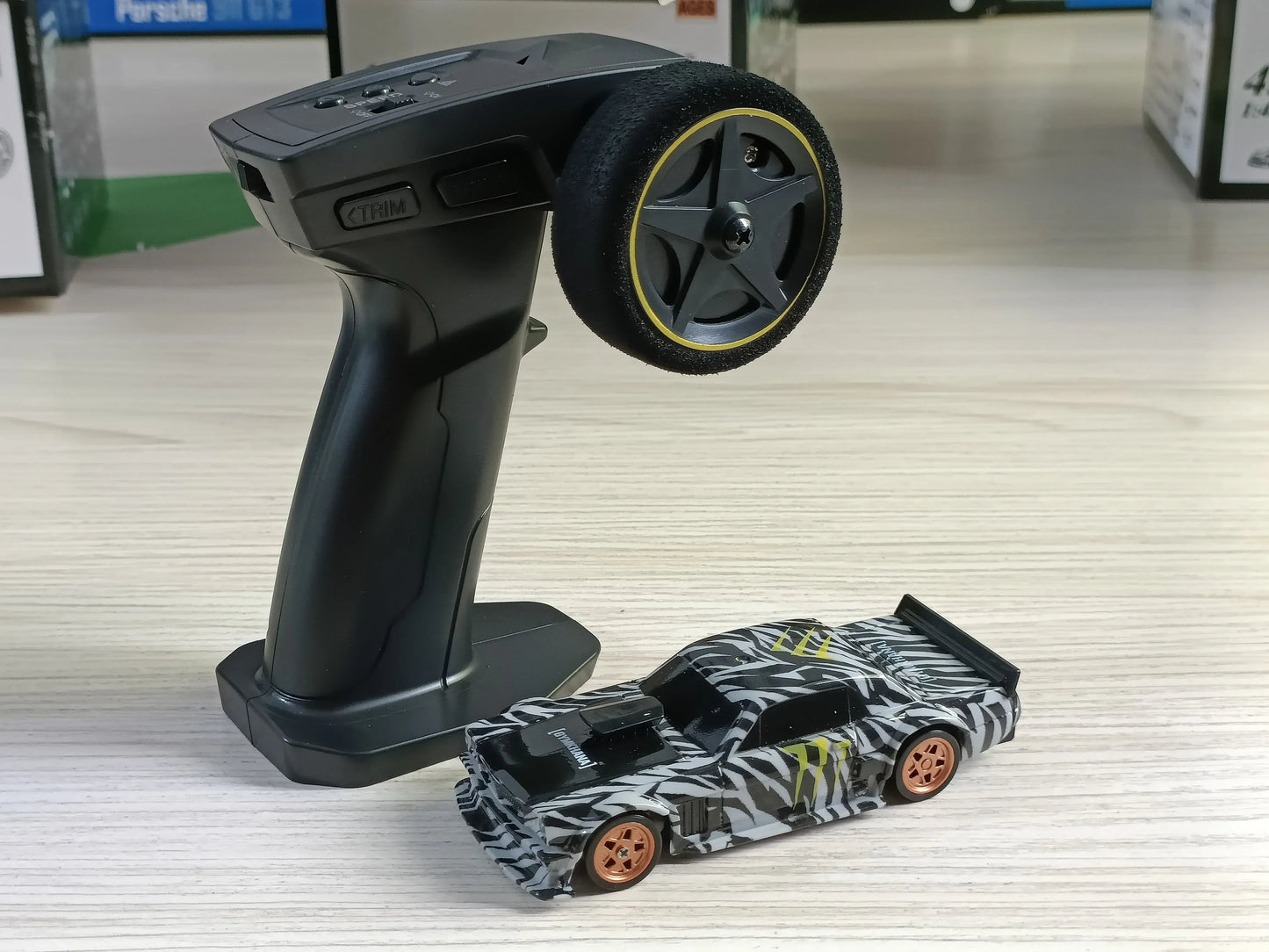 Dodge Hellcat - Tokyo Xclusive™ Mini RC Drift Car 1:43 Scale